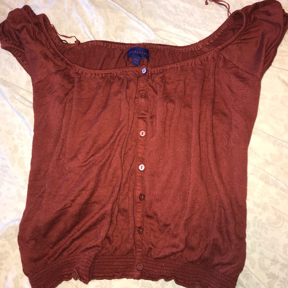 Aeropostale maroon rubber button front peasant top